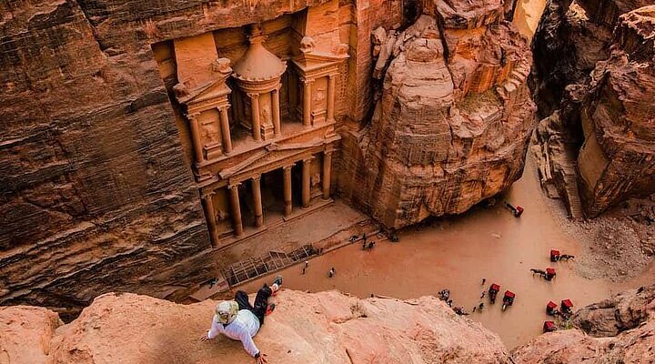Find weed in Petra